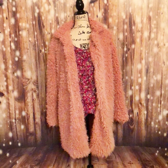 Jackets & Blazers - NWOT Faux Fur Fluffy Pink Coat Gorgeous!